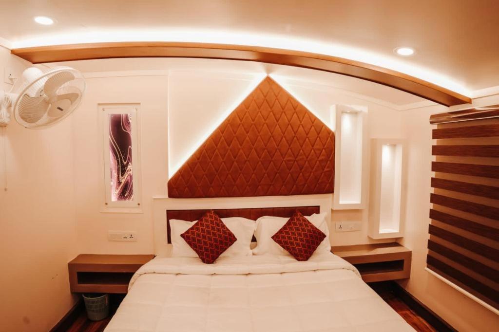 Venice Premium Houseboats Alleppey Alappuzha Eksteriør billede