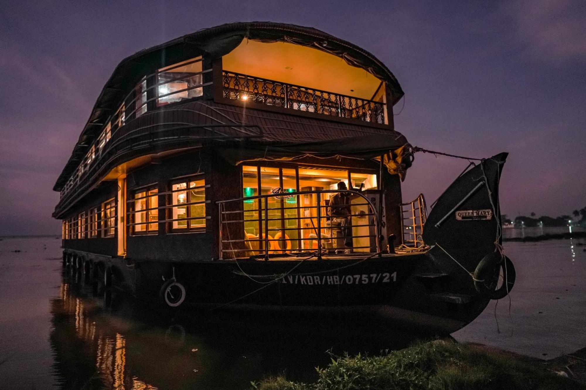 Venice Premium Houseboats Alleppey Alappuzha Eksteriør billede